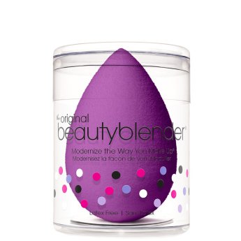 Спонж BeautyBlender Royal Спонж (фиолетовый) для нанесения макияжа. Для нанесения разных текстур от самой жидкой до кремовой, создавая эффект аэромакияжа.