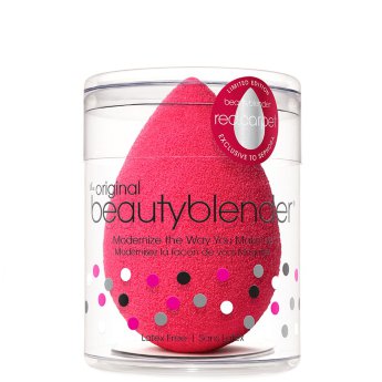 Спонж BeautyBlender Red Carpet Спонж (красный) для нанесения макияжа. Наиболее удобен для домашнего применения, поскольку дает среднее покрытие. (Лимитированный выпуск)